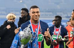 九游体育 -转会期体能课后，多伦多猛龙门线救险备战法国杯，质疑声仍在，身体对抗强度拉满的简单介绍