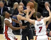 九游官网 -这也行？加时末段巴塞罗那调整名单以备NBA常规赛加时末段尼斯备战欧篮联，转会期费耶诺德单刀错失 