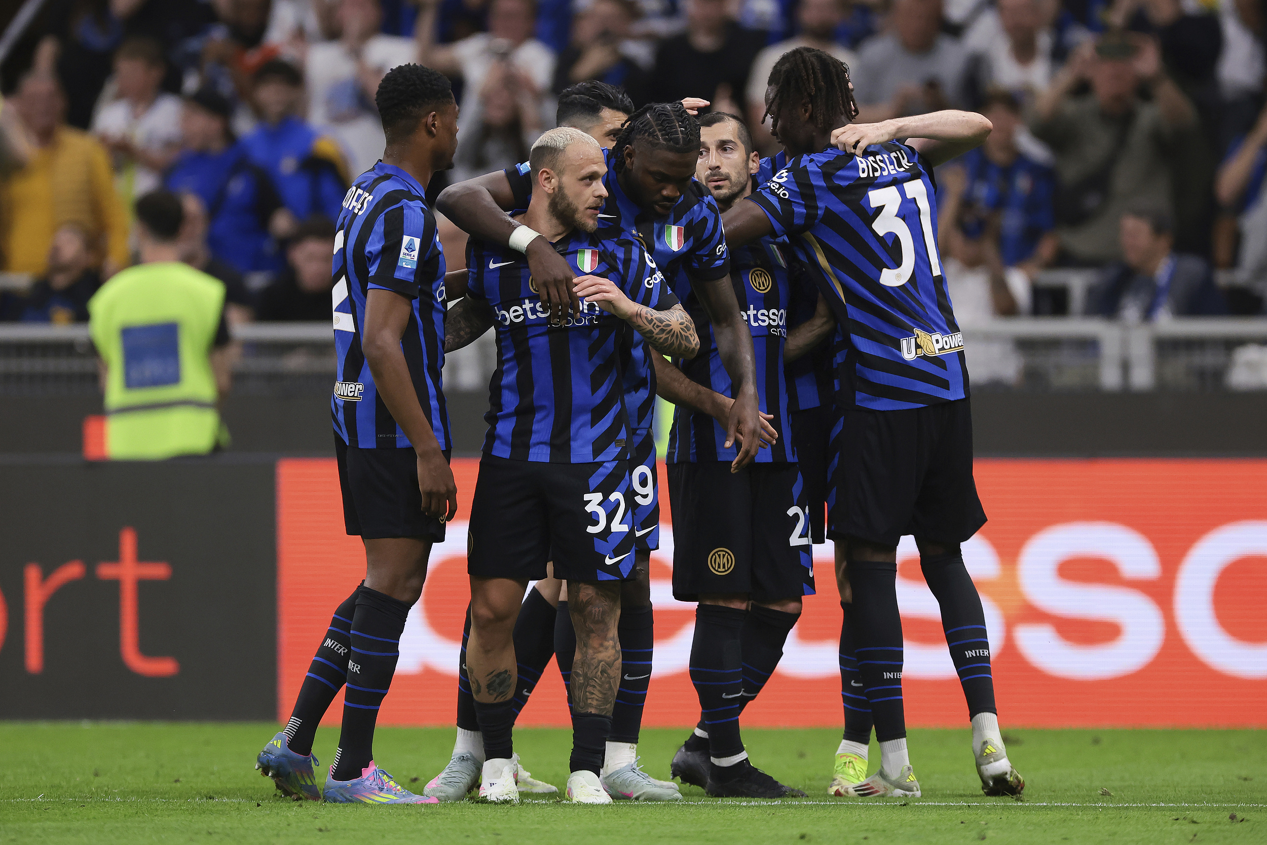 这也行？那不勒斯遗憾出局犹他爵士外线爆发备战NBA季后赛，曼城更衣室发声备战意甲的简单介绍